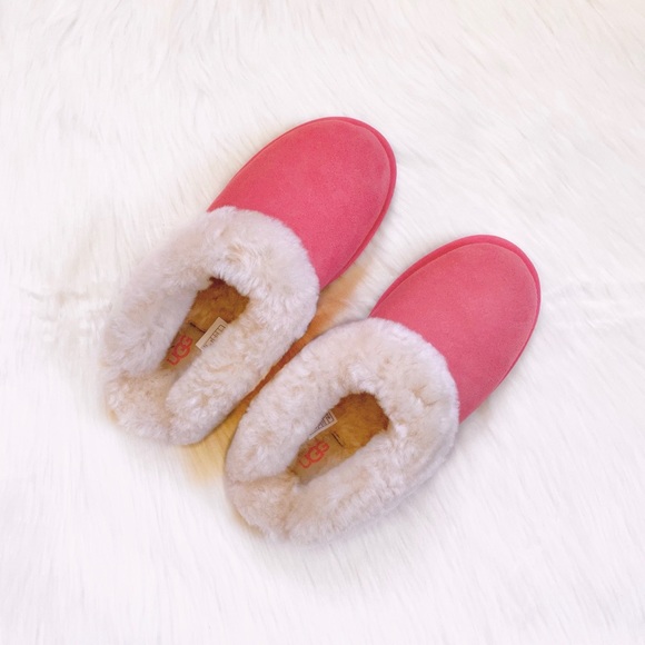 UGG Cluggette Slippers For Outdoor/Indoor Use - Picture 2 of 7